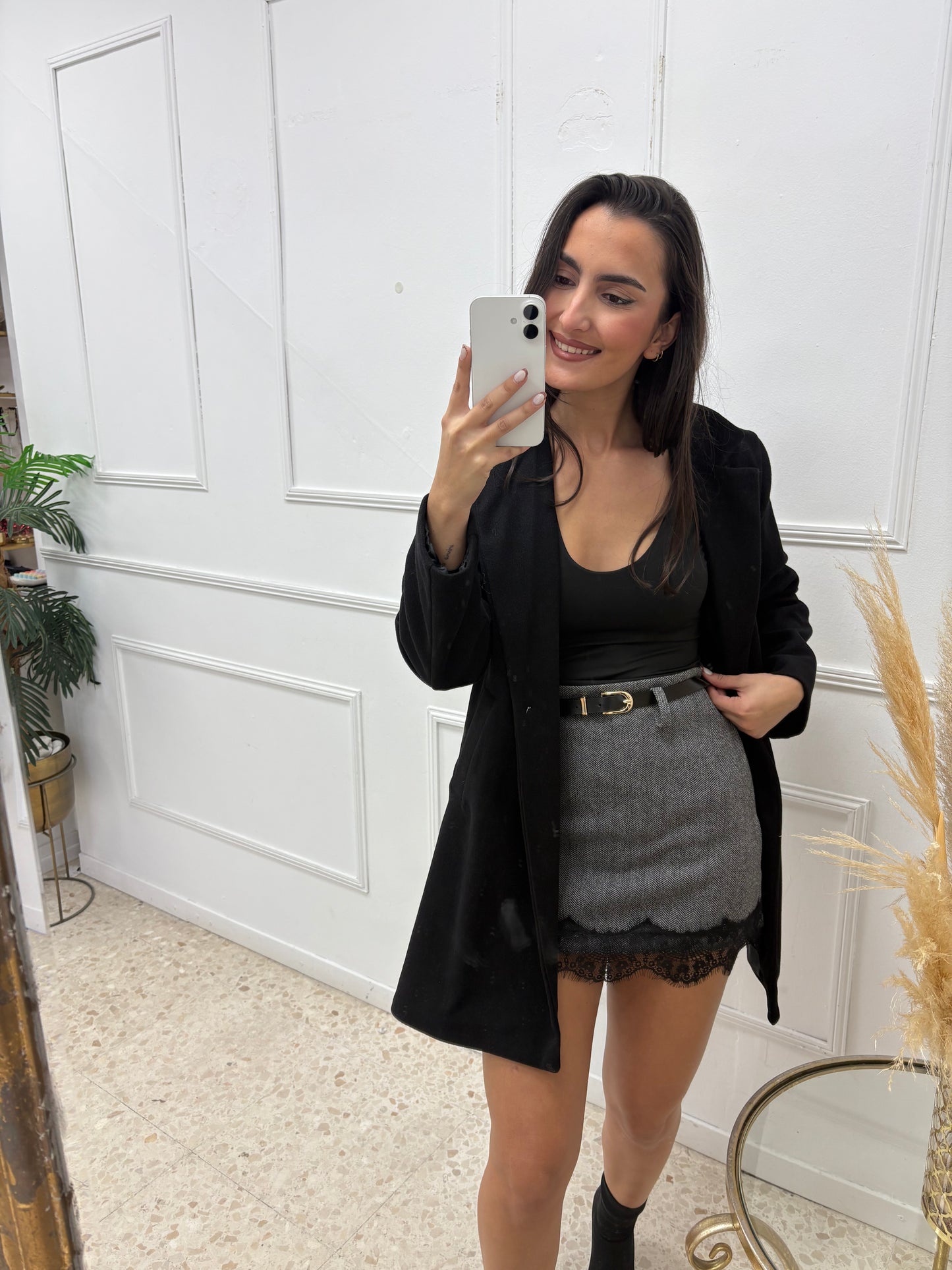 MINI FALDA DETALLE ENCAJE