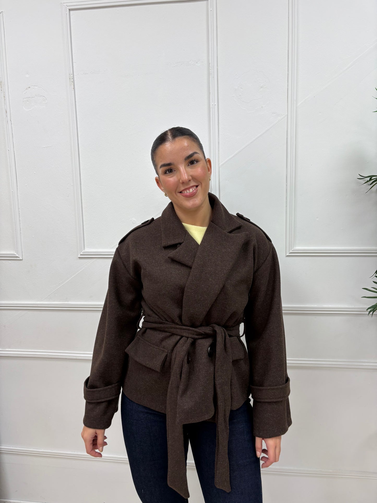 ABRIGO CORTO CHOCOLATE